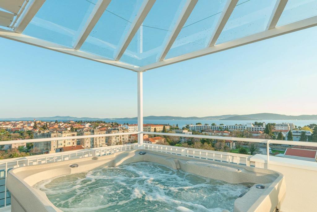 Apartma Sunset Penthouse With Jacuzzi And Seaview Zadar