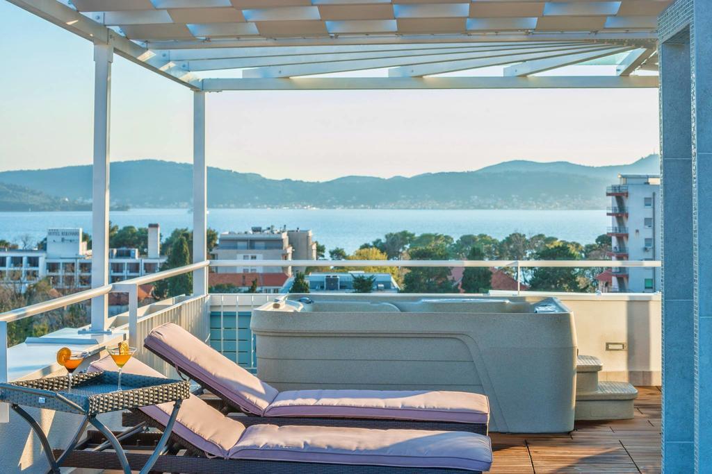 Sunset Penthouse With Jacuzzi And Seaview Apartma Zadar